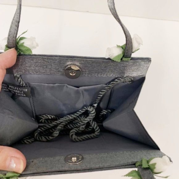 New Gorgeous Lady Grey Handbag with Flower - Picture 5 of 6